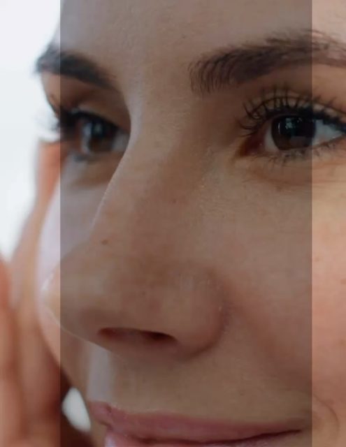 Rejuvenescimento e qualidade de pele com resultados naturais, sem alterar os seus traços faciais.
Medicina Estética Regenerativa
A medicina estética moderna já não tem como principal objetivo alterar o rosto, mas sim melhorar a qualidade da pele, estimular colagénio e promover o rejuvenescimento natural.
No Face Training Studio trabalhamos com protocolos de regeneração cutânea que combinam exossomas, PDRN, péptidos e microagulhamento, permitindo melhorar a pele de forma progressiva e natural.
O nosso objetivo é:
✔️ Melhorar a qualidade da pele
✔️ Aumentar a luminosidade
✔️ Melhorar textura e poros
✔️ Estimular colagénio
✔️ Rejuvenescer a pele
Sempre com resultados naturais e sem qualquer alteração dos seus traços faciais.
📩 Marque a sua avaliação de pele.
www.facetraining.pt
#lisboa
• #lisbon
• #esteticalisboa
• #clinicadeestetica
• medicinaesteticalisboa